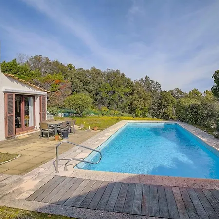 For 6 People - Pool וילה *